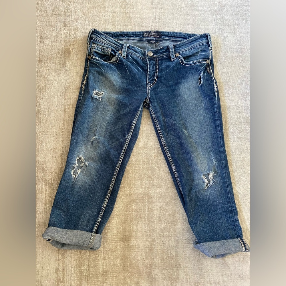 Silver Jeans Aiko Blue Distressed Denim Jean capri’s crops